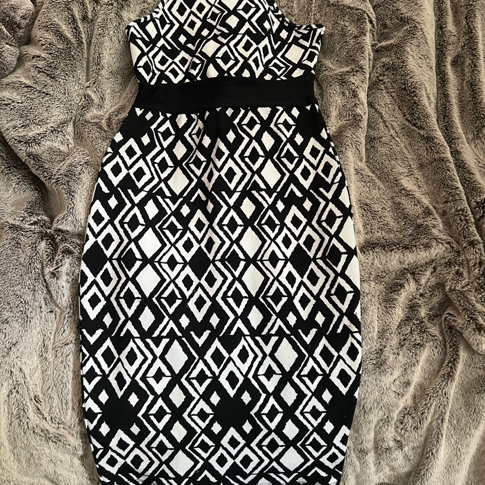 Elegant Black and White Geometric Dress